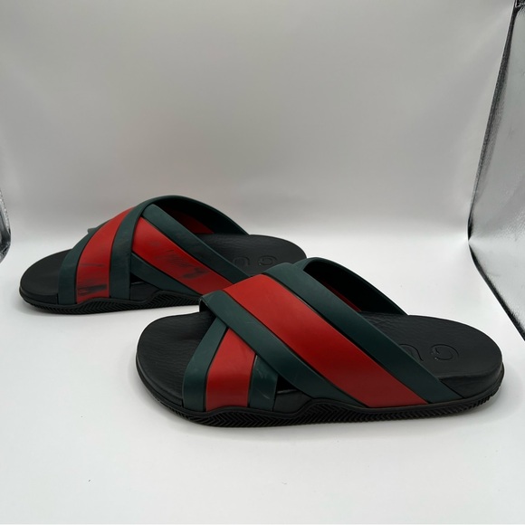 Gucci Women's Agrado Pool Slide Sandals - Picture 5 of 9